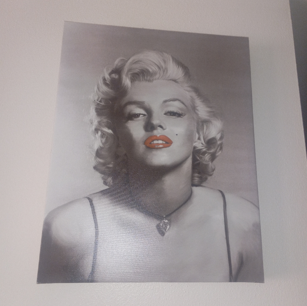 Marilyn Monroe Black and White Portrait Canvas.